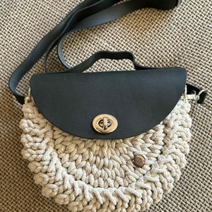 Horgolt női  táska - táska & tok - kézitáska & válltáska - válltáska - Meska.hu