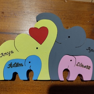 Elefánt család színes névvel égetve - Meska.hu