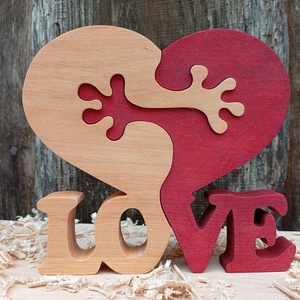 Ölelkező szívek LOVE felirattal - Meska.hu