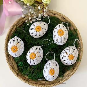 Horgolt tojás dekoráció - margarétás - ünnepi díszek, dekorációk - húsvéti díszek és dekorációk - húsvéti tojásfadíszek - Meska.hu