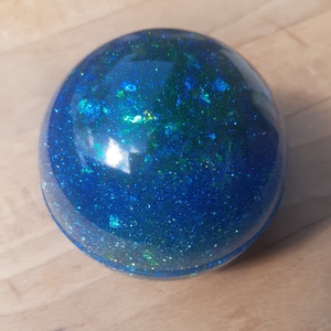 Műgyanta díszgömb - Meska.hu