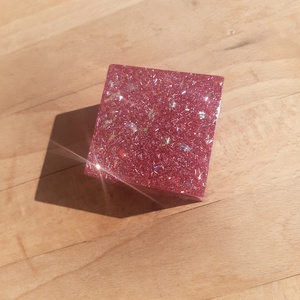 Műgyanta díszkocka - Meska.hu