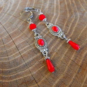 Csinos piros fülbevaló - ékszer - fülbevaló - lógó fülbevaló - Meska.hu