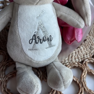 Névre szóló plüss nyuszi - baba - mama - babaszoba dekoráció - babanév dekoráció - Meska.hu