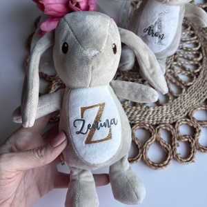 Névre szóló plüss nyuszi, Baba - mama, Babaszoba dekoráció, Babanév dekoráció, Mindenmás, MESKA