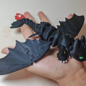 Toothless Night Fury és Light Fury � Mozgatható artikulált sárkány figura 16x21 cm - otthon & életmód - dekoráció - dekoratív figurák és szobrok - Meska.hu