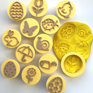 Tavaszi Húsvéti Gyurma Bélyegző  és Sütikiszúró Készlet � Nyuszi, Csibe, Pillangó, Katica és több � 12 darabos, Ünnepi díszek, dekorációk, Húsvéti díszek és dekorációk, Húsvéti sütikiszúró, Mindenmás, MESKA