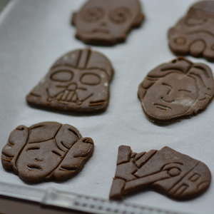 Star Wars  Sütikiszúró és Gyurma Bélyegző Készlet � Darth Vader, Yoda, R2-D2 stb. � 3D nyomtatott - otthon & életmód - konyhafelszerelés, tálalás - sütés, főzés - sütikiszúró - Meska.hu