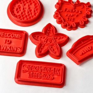Stranger Things sütikiszúró szett � Matt piros � 6 darabos Upside Down kollekció - Meska.hu