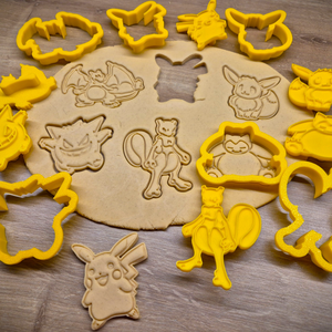  Pokémon süti kiszúró Szett � Pikachu, Eevee, Charizard! - otthon & életmód - konyhafelszerelés, tálalás - sütés, főzés - sütikiszúró - Meska.hu