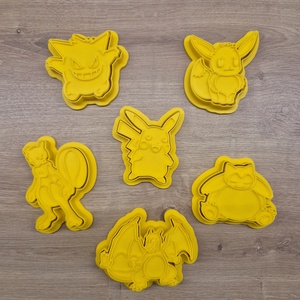  Pokémon süti kiszúró Szett � Pikachu, Eevee, Charizard! - otthon & életmód - konyhafelszerelés, tálalás - sütés, főzés - sütikiszúró - Meska.hu