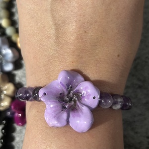 Ásványkarkötők virággal - ékszer - karkötő - ásványkarkötő - Meska.hu