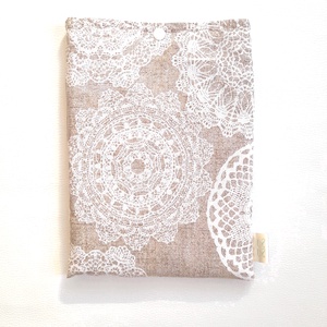 Könyvtok, csipke mintás - Meska.hu