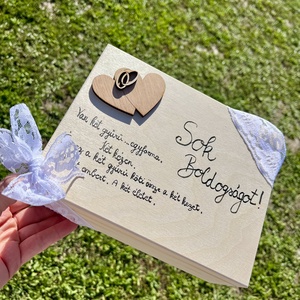 Kalligráfiával díszített nászajándék doboz  jókívánságokkal az ifjú párnak - Meska.hu