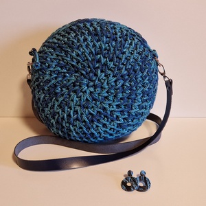 Kézzel horgolt crossbody körtáska - táska & tok - kézitáska & válltáska - vállon átvethető táska - Meska.hu