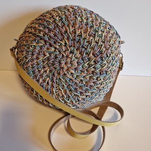 Kézzel horgolt crossbody körtáska - táska & tok - kézitáska & válltáska - vállon átvethető táska - Meska.hu