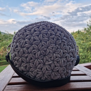 Horgolt kis crossbody körtáska - Meska.hu