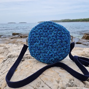 Horgolt kis crossbody körtáska - Meska.hu