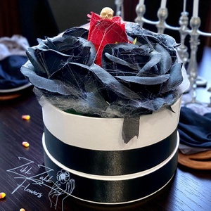 Fekete rózsás Halloween doboz - otthon & életmód - dekoráció - halloween - halloweeni asztaldísz - Meska.hu