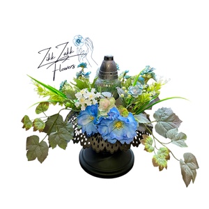 Kék virágdísz mécsessel � elegáns kegyeleti kompozíció - otthon & életmód - vallás - temetkezési tárgy - sírkoszorú, kegyeleti koszorú - Meska.hu