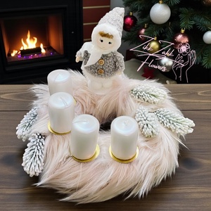 Fehér Adventi Koszorú  Téli Gyermek Figurával - karácsony - adventi díszek - adventi koszorú - Meska.hu