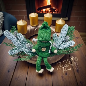 Zöld Téli Manós Adventi Koszorú  Arany Gyertyákkal - karácsony - adventi díszek - adventi koszorú - Meska.hu