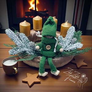 Zöld Téli Manós Adventi Koszorú  Arany Gyertyákkal - karácsony - adventi díszek - adventi koszorú - Meska.hu