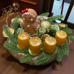 Adventi Koszorú � Mézeskalács Figurával és Arany Gyertyákkal - karácsony - adventi díszek - adventi koszorú - Meska.hu