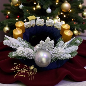 Adventi koszorú � Sötétkék alap vonatos díszítéssel - karácsony - adventi díszek - adventi koszorú - Meska.hu