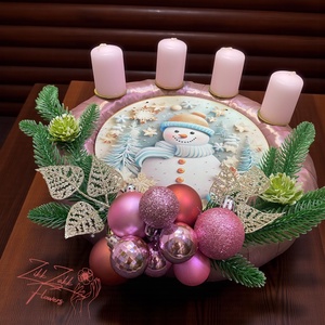 Adventi koszorú  Rózsaszín Hóemberes (4 rózsaszín gyertyával) - karácsony - adventi díszek - adventi koszorú - Meska.hu