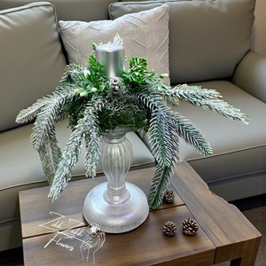 Ezüst kandeláberes asztaldísz egy gyertyával - karácsony - adventi díszek - adventi asztaldísz - Meska.hu