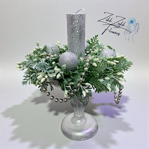 Ezüstfehér gyertyatartó gömbökkel - Meska.hu