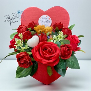 Nagy szív dobozos rózsakompozíció macipárral - otthon & életmód - virágdekoráció - virágok - virágbox - Meska.hu