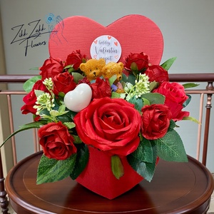 Nagy szív dobozos rózsakompozíció macipárral - otthon & életmód - virágdekoráció - virágok - virágbox - Meska.hu