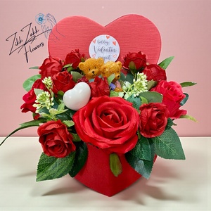 Nagy szív dobozos rózsakompozíció macipárral - otthon & életmód - virágdekoráció - virágok - virágbox - Meska.hu