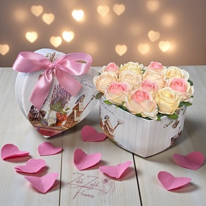 Szív alakú vintage box � barack és krém örök rózsákkal - otthon & életmód - virágdekoráció - virágok - virágbox - Meska.hu