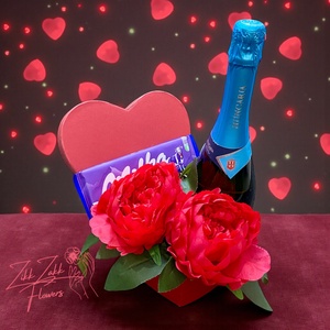 Szív box pezsgővel és csokoládéval - otthon & életmód - virágdekoráció - virágok - virágbox - Meska.hu