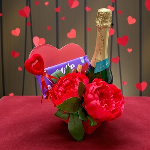 Szív box pezsgővel és csokoládéval - otthon & életmód - virágdekoráció - virágok - virágbox - Meska.hu