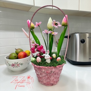Rózsaszín Húsvéti Kosár � Nyuszis Virágkompozíció - ünnepi díszek, dekorációk - húsvéti díszek és dekorációk - húsvéti asztaldíszek - Meska.hu