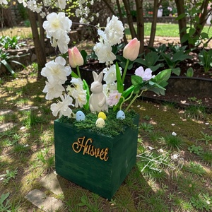 Húsvéti Tulipános Kompozíció Zöld Fa Dobozban - ünnepi díszek, dekorációk - húsvéti díszek és dekorációk - húsvéti asztaldíszek - Meska.hu