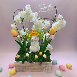 Nyuszis Tavaszi Virágkompozíció Fa Ládában - ünnepi díszek, dekorációk - húsvéti díszek és dekorációk - húsvéti asztaldíszek - Meska.hu
