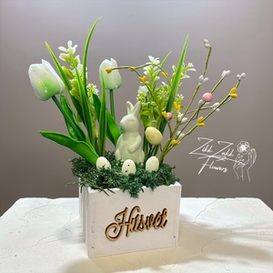 Húsvéti Tulipános Virágkompozíció Fa Dobozban - ünnepi díszek, dekorációk - húsvéti díszek és dekorációk - húsvéti asztaldíszek - Meska.hu