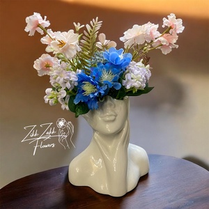 Női fej kaspó virágkompozícióval, Otthon & Életmód, Virágdekoráció, Virágdíszek, Asztali virágdísz, , MESKA