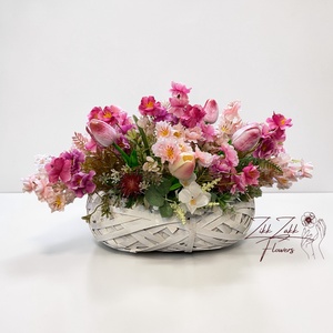 Nagy méretű virágkompozíció fonott kosárban - otthon & életmód - virágdekoráció - virágdíszek - asztali virágdísz - Meska.hu