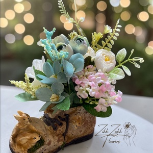 Nyuszis bakancs kaspó virágkompozícióval - Meska.hu