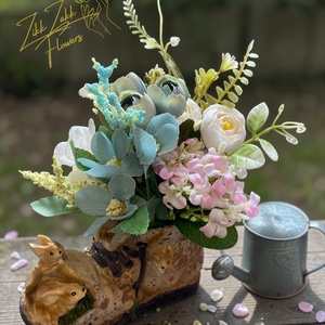 Nyuszis bakancs kaspó virágkompozícióval - otthon & életmód - dekoráció - asztal és polc dekoráció - asztaldísz - Meska.hu