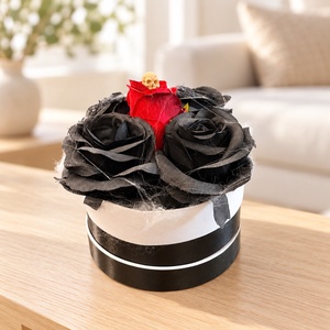 Fekete�piros rózsás mini Halloween virágbox koponyával � kb. 15 � 18 cm - otthon & életmód - dekoráció - halloween - halloweeni asztaldísz - Meska.hu