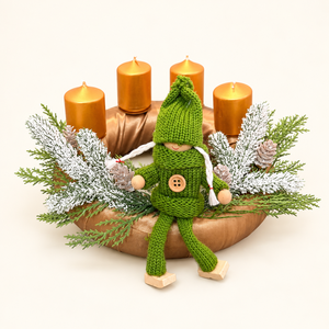 Zöld manó ünnepe � adventi koszorú aranyszínű gyertyákkal - Meska.hu