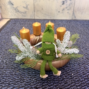 Zöld manó ünnepe � adventi koszorú aranyszínű gyertyákkal - karácsony - adventi díszek - adventi koszorú - Meska.hu