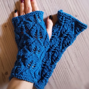 Kék levél kötött kézmelegítő - Meska.hu